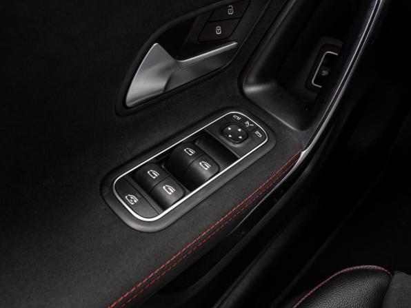 Mercedes-Benz CLA II (C118 X118) с пробегом 2019 года, цена 2 865 000 рублей, 104801 км, седан, Автокод Объявления