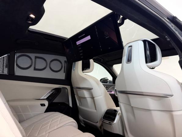 BMW 7 серии VII (G70) с пробегом 2023 года, цена 15 300 000 рублей, 11587 км, седан, Автокод Объявления
