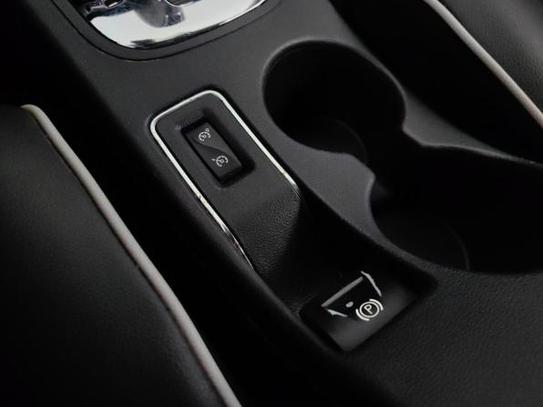 Renault Fluence I Рестайлинг с пробегом 2013 года, цена 519 000 рублей, 228702 км, седан, Автокод Объявления
