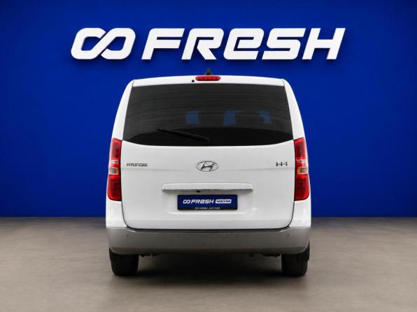 Hyundai H-1 II Рестайлинг 2 с пробегом 2020 года, цена 3 130 000 рублей, 142512 км, минивэн, Автокод Объявления