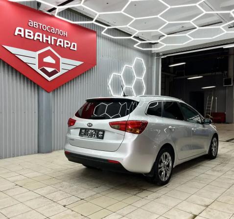 Kia Ceed II с пробегом 2012 года, цена 1 100 000 рублей, 236319 км, универсал, Автокод Объявления