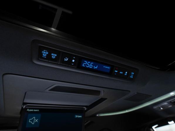 Toyota Alphard III Рестайлинг с пробегом 2021 года, цена 6 200 000 рублей, 122228 км, минивэн, Автокод Объявления