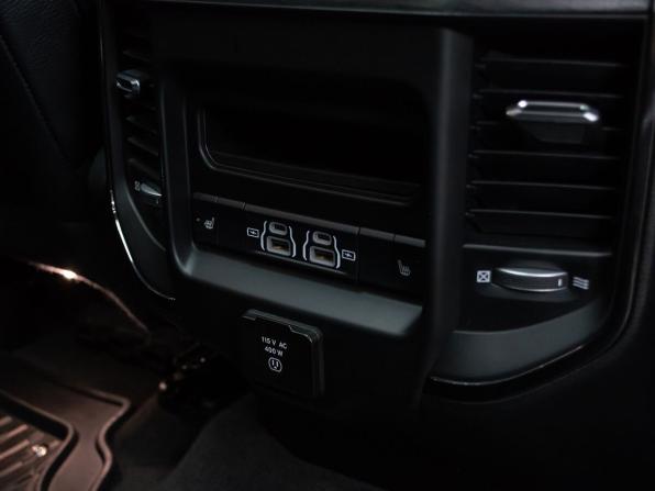 Ram 1500 V с пробегом 2022 года, цена 8 199 000 рублей, 71567 км, offers.body_type.unknown, Автокод Объявления