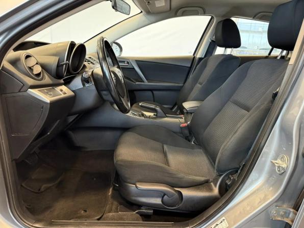 Mazda 3 II (BL) Рестайлинг с пробегом 2012 года, цена 999 000 рублей, 144957 км, хэтчбек, Автокод Объявления