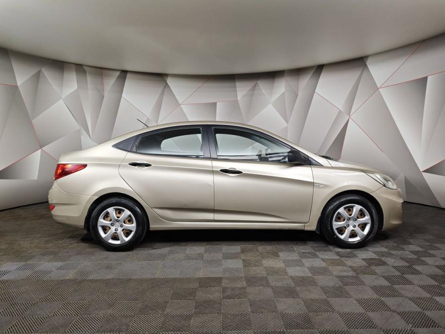 Hyundai Solaris I Москва  - изображение 6