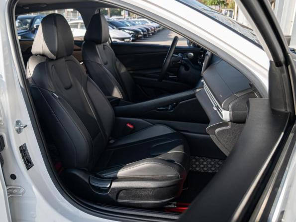 Hyundai Elantra VII (CN7) с пробегом 2022 года, цена 2 070 000 рублей, 49762 км, седан, Автокод Объявления
