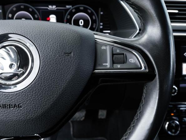 Skoda Superb III Рестайлинг с пробегом 2019 года, цена 2 500 000 рублей, 147478 км, лифтбек, Автокод Объявления