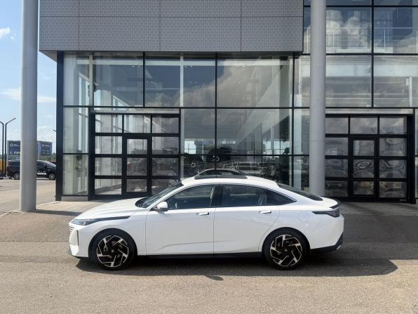 Changan Lamore с пробегом 2023 года, цена 1 825 000 рублей, 21575 км, седан, Автокод Объявления