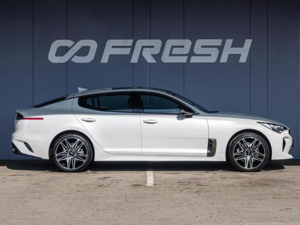 Kia Stinger I Рестайлинг с пробегом 2022 года, цена 3 950 000 рублей, 18215 км, лифтбек, Автокод Объявления