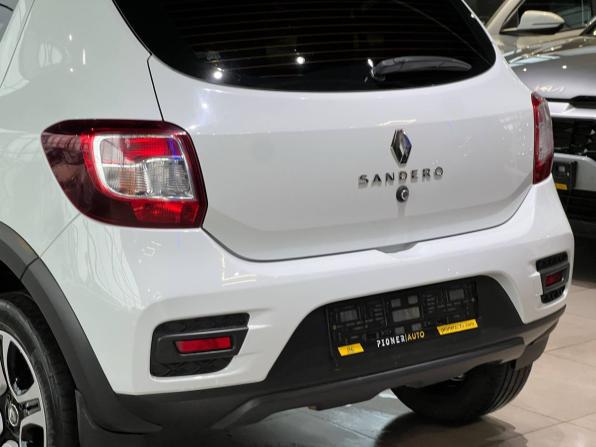 Renault Sandero II Рестайлинг с пробегом 2019 года, цена 1 320 000 рублей, 88000 км, хэтчбек, Автокод Объявления
