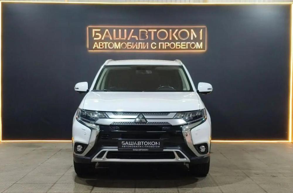 Mitsubishi Outlander III Рестайлинг 3 Уфа  - изображение 2