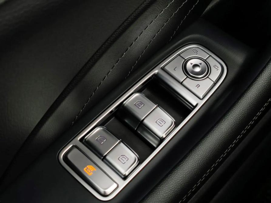 Hongqi H5 II Санкт-Петербург  - изображение 18