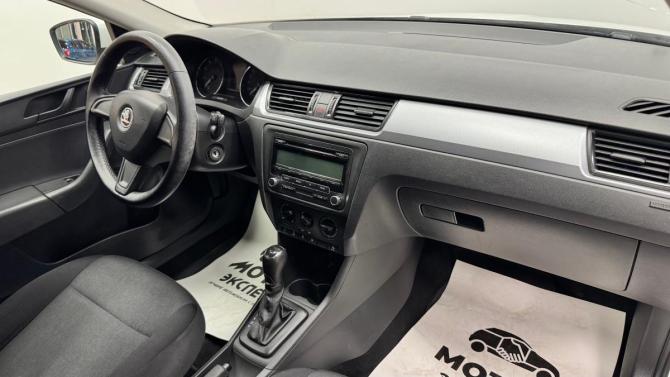 Skoda Rapid I с пробегом 2015 года, цена 690 000 рублей, 166000 км, лифтбек, Автокод Объявления
