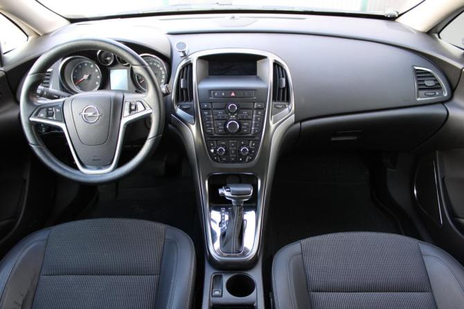 Opel Astra J с пробегом 2010 года, цена 735 000 рублей, 116266 км, хэтчбек, Автокод Объявления
