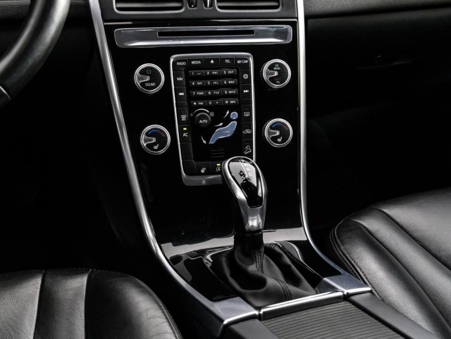 Volvo XC60 I Рестайлинг Санкт-Петербург  - изображение 12
