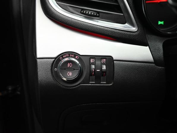 Opel Mokka I с пробегом 2013 года, цена 1 050 000 рублей, 185981 км, внедорожник, Автокод Объявления
