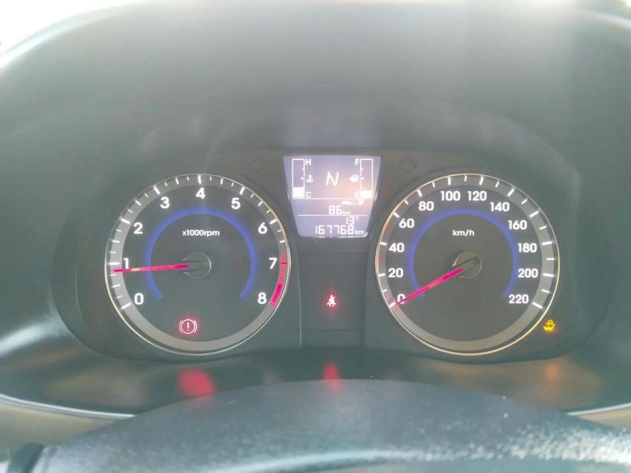 Hyundai Solaris I Рестайлинг Набережные Челны  - изображение 10