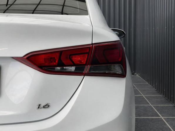 Hyundai Solaris II с пробегом 2017 года, цена 1 282 999 рублей, 98327 км, седан, Автокод Объявления