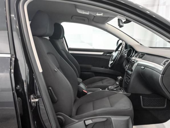 Skoda Superb II Рестайлинг с пробегом 2014 года, цена 1 250 000 рублей, 267529 км, лифтбек, Автокод Объявления