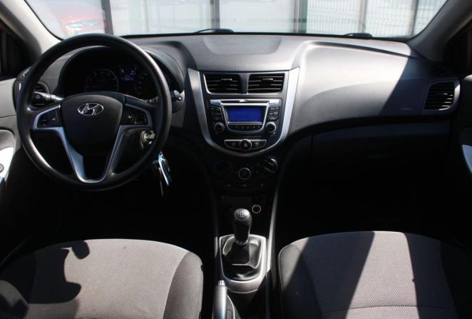 Hyundai Solaris I с пробегом 2013 года, цена 915 000 рублей, 109213 км, хэтчбек, Автокод Объявления