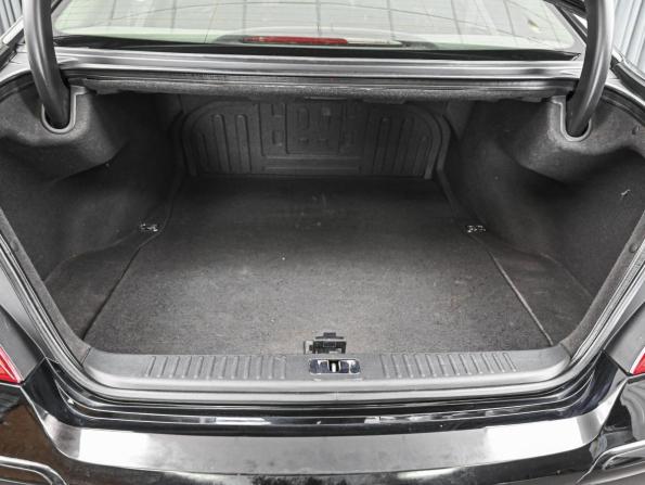 Hyundai Equus II с пробегом 2012 года, цена 1 150 111 рублей, 294748 км, седан, Автокод Объявления