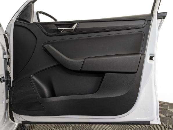 Skoda Rapid I Рестайлинг с пробегом 2019 года, цена 900 000 рублей, 113509 км, лифтбек, Автокод Объявления