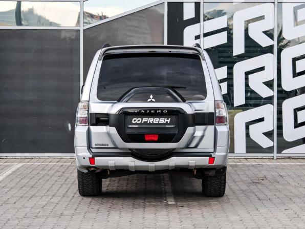 Mitsubishi Pajero IV Рестайлинг 2 с пробегом 2015 года, цена 2 300 000 рублей, 173185 км, внедорожник, Автокод Объявления