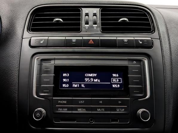 Volkswagen Polo V Рестайлинг с пробегом 2016 года, цена 1 100 000 рублей, 97701 км, седан, Автокод Объявления