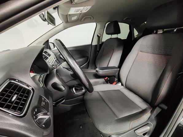 Volkswagen Polo V Рестайлинг с пробегом 2017 года, цена 1 049 000 рублей, 127154 км, седан, Автокод Объявления