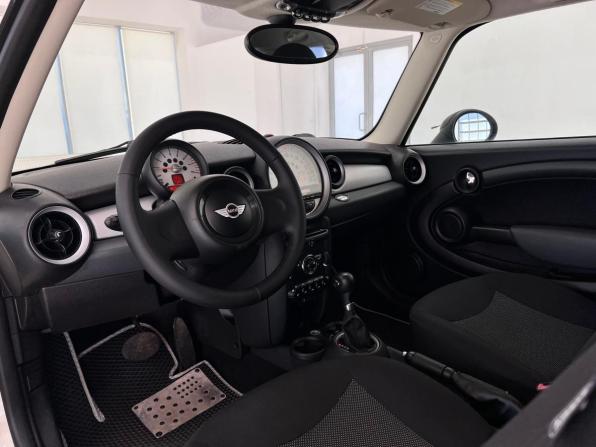 Mini Hatch II (R56) Рестайлинг с пробегом 2011 года, цена 890 000 рублей, 168500 км, хэтчбек, Автокод Объявления