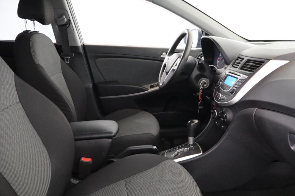 Hyundai Solaris I Санкт-Петербург  - изображение 11