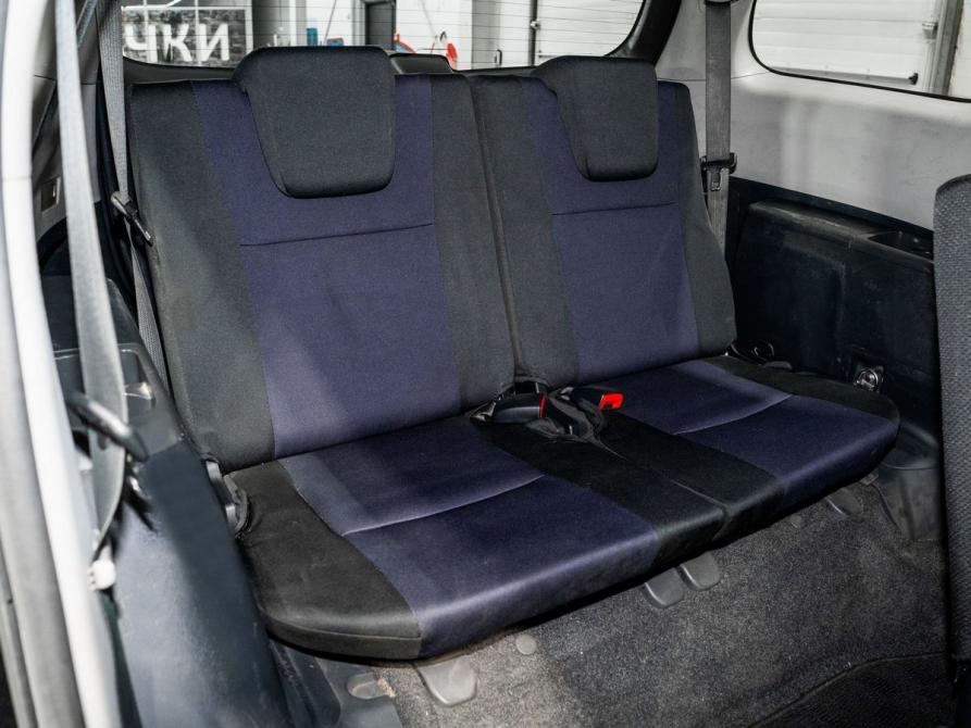 Toyota Wish II Рестайлинг Чита  - изображение 5
