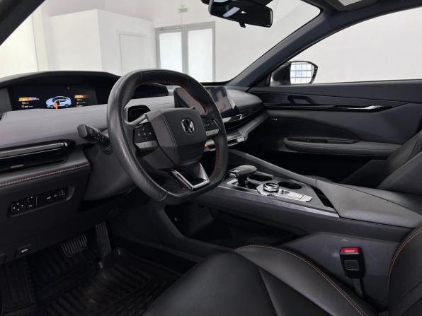 Changan UNI-V I с пробегом 2023 года, цена 2 130 000 рублей, 40544 км, лифтбек, Автокод Объявления