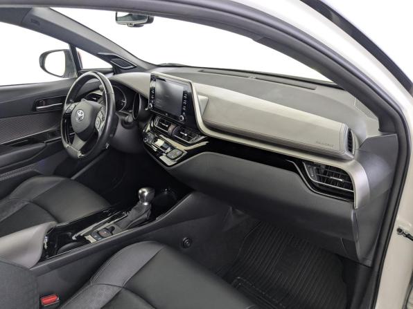 Toyota C-HR I Рестайлинг с пробегом 2021 года, цена 2 945 000 рублей, 55095 км, внедорожник, Автокод Объявления