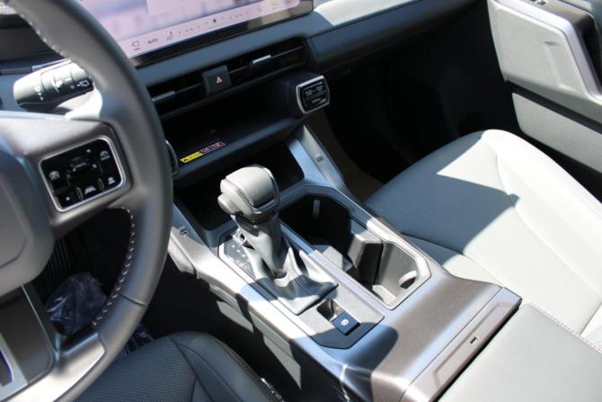 Toyota RAV4 VI (XA60) с пробегом 2025 года, цена 4 569 000 рублей, 13 км, внедорожник, Автокод Объявления