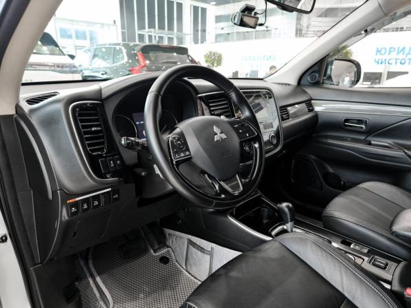 Mitsubishi Outlander III Рестайлинг 3 с пробегом 2019 года, цена 3 222 500 рублей, 84152 км, внедорожник, Автокод Объявления