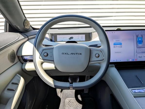 Exeed Exlantix ES с пробегом 2025 года, цена 4 735 000 рублей, 11266 км, седан, Автокод Объявления
