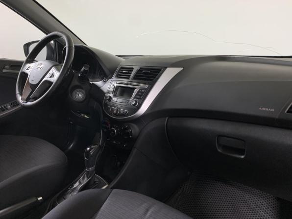 Hyundai Solaris I Рестайлинг с пробегом 2015 года, цена 755 000 рублей, 263673 км, хэтчбек, Автокод Объявления