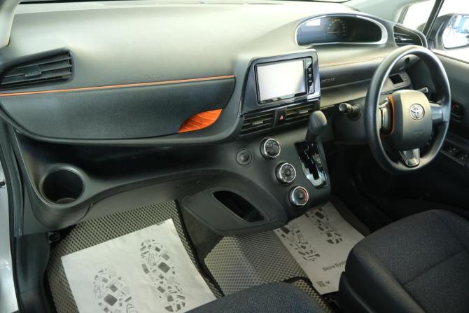 Toyota Sienta II с пробегом 2015 года, цена 1 199 000 рублей, 160000 км, компактвэн, Автокод Объявления