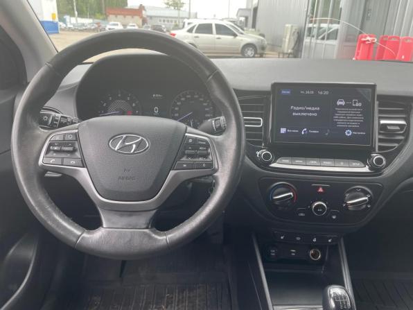 Hyundai Solaris II Рестайлинг с пробегом 2021 года, цена 1 415 500 рублей, 120000 км, седан, Автокод Объявления