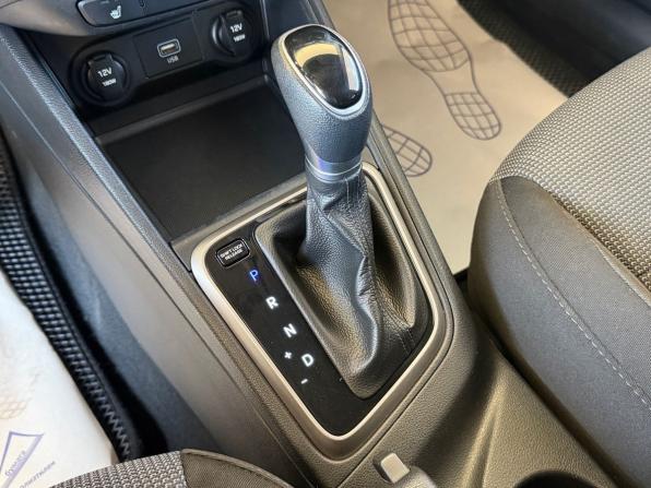 Hyundai Solaris II с пробегом 2019 года, цена 1 299 000 рублей, 98356 км, седан, Автокод Объявления