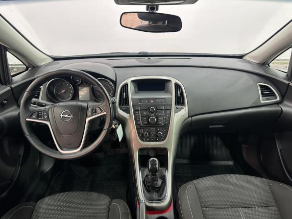 Opel Astra J с пробегом 2012 года, цена 685 000 рублей, 220000 км, хэтчбек, Автокод Объявления