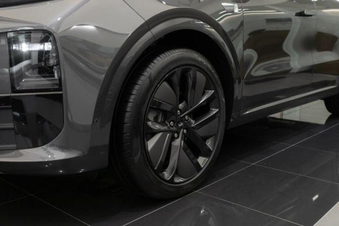Новый Li Auto (Lixiang) L6 2025 года, цена 8 990 000 рублей, внедорожник, Автокод Объявления