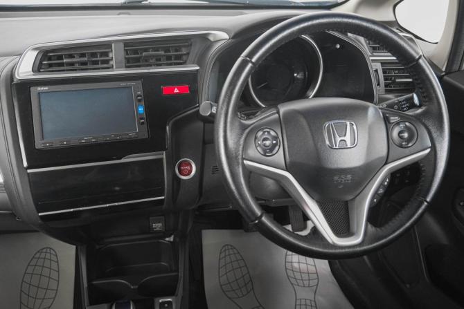 Honda Fit III с пробегом 2016 года, цена 1 199 000 рублей, 84000 км, хэтчбек, Автокод Объявления