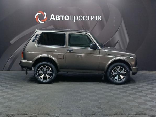 Lada (ВАЗ) Niva Legend I с пробегом 2024 года, цена 799 000 рублей, 9500 км, внедорожник, Автокод Объявления