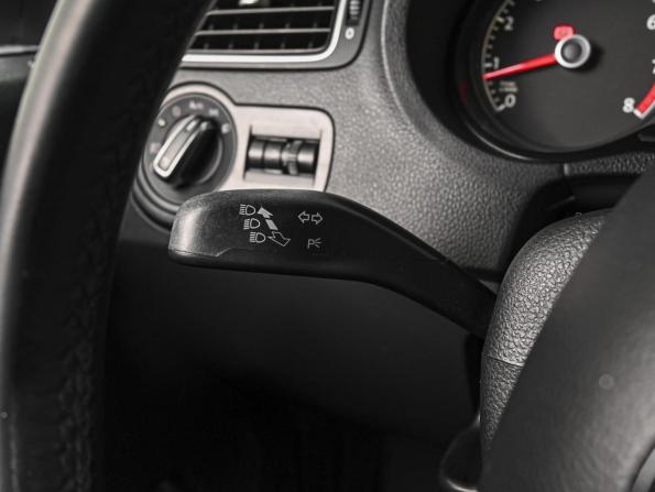 Volkswagen Polo V Рестайлинг с пробегом 2016 года, цена 1 279 000 рублей, 118621 км, седан, Автокод Объявления