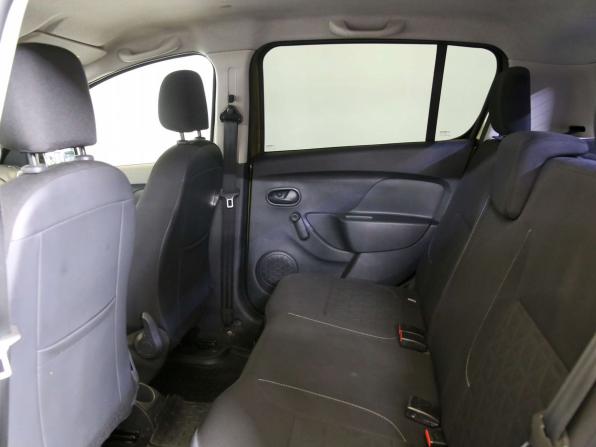 Renault Sandero II с пробегом 2015 года, цена 915 000 рублей, 110021 км, хэтчбек, Автокод Объявления