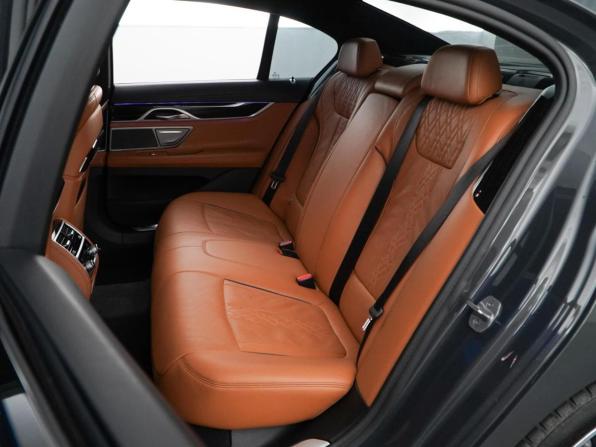 BMW 7 серии VI (G11/G12) Рестайлинг с пробегом 2019 года, цена 5 150 055 рублей, 87383 км, седан, Автокод Объявления