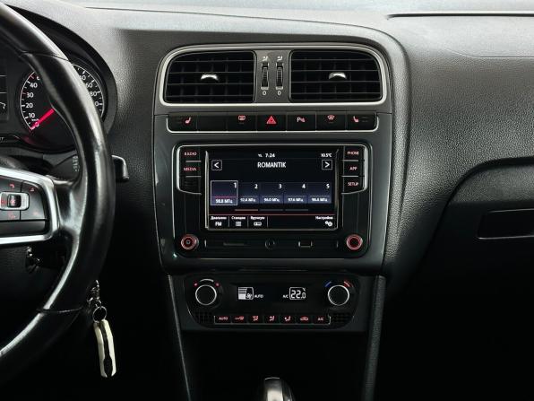 Volkswagen Polo V Рестайлинг с пробегом 2019 года, цена 1 350 000 рублей, 68095 км, седан, Автокод Объявления