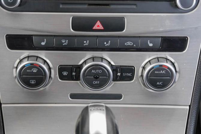 Volkswagen Passat B7 с пробегом 2013 года, цена 899 000 рублей, 326518 км, седан, Автокод Объявления